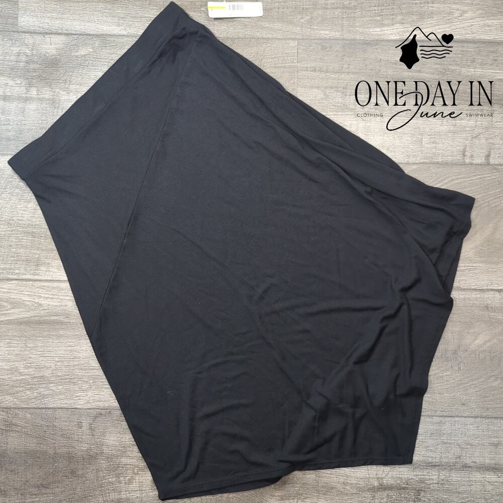 New Directions Pull On Asymetrical Skirt Size M